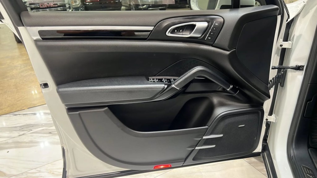 2017 Porsche Cayenne Image 18
