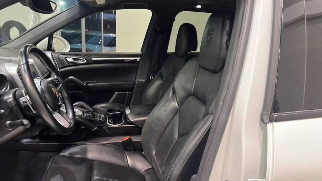 2017 Porsche Cayenne Image 20