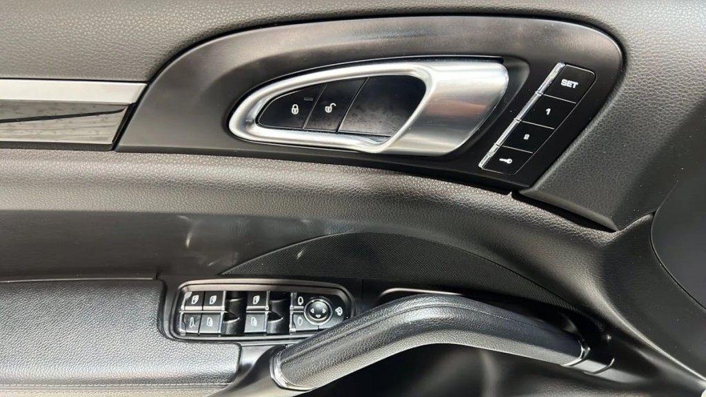 2017 Porsche Cayenne Image 22
