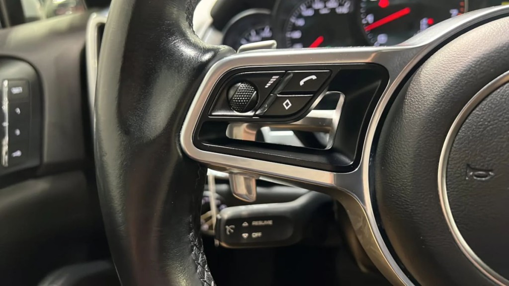 2017 Porsche Cayenne Image 25