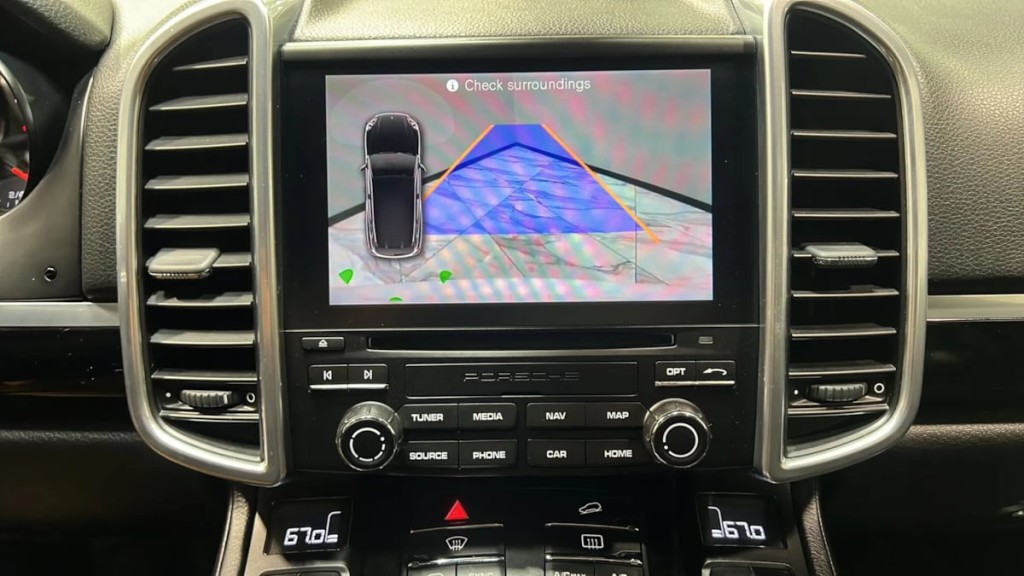 2017 Porsche Cayenne Image 30