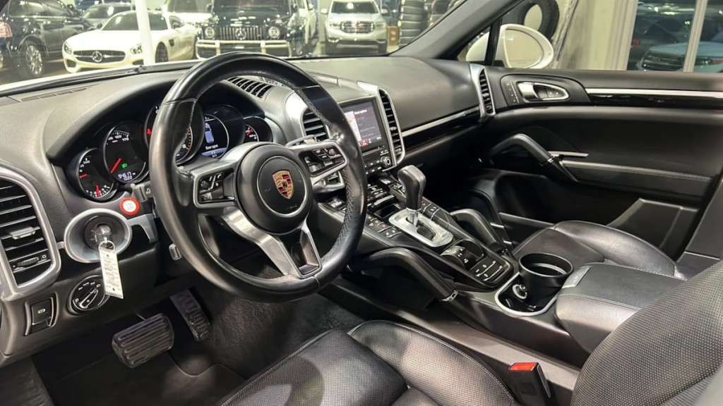 2017 Porsche Cayenne Image 40
