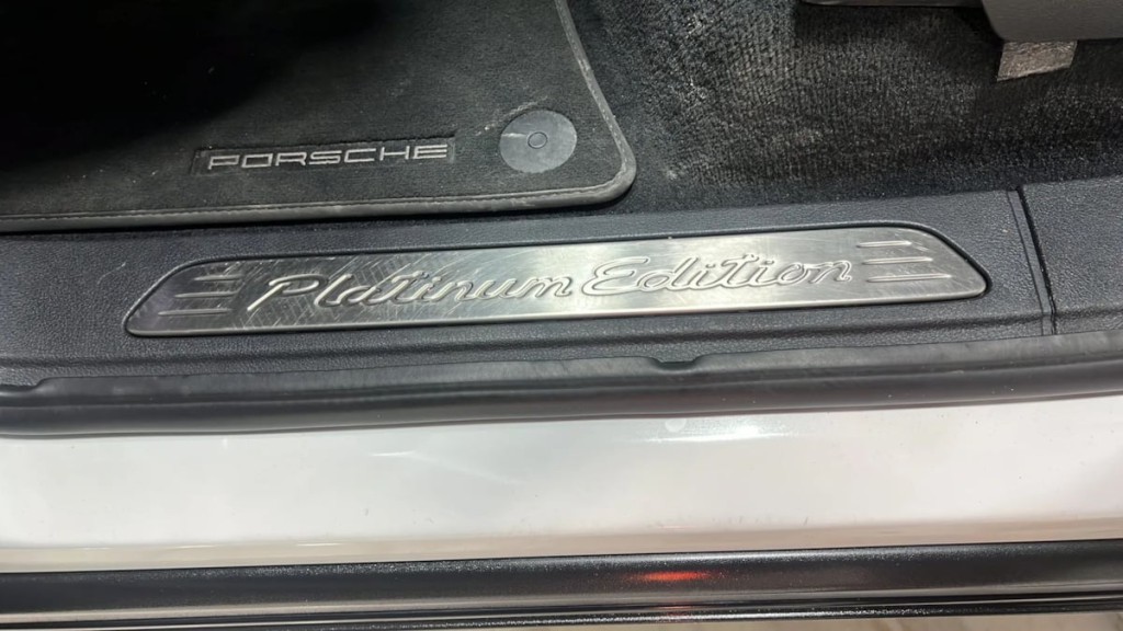 2017 Porsche Cayenne Image 41