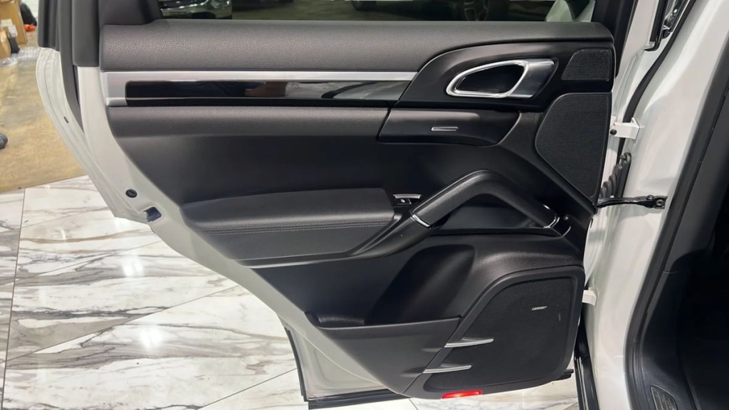 2017 Porsche Cayenne Image 42