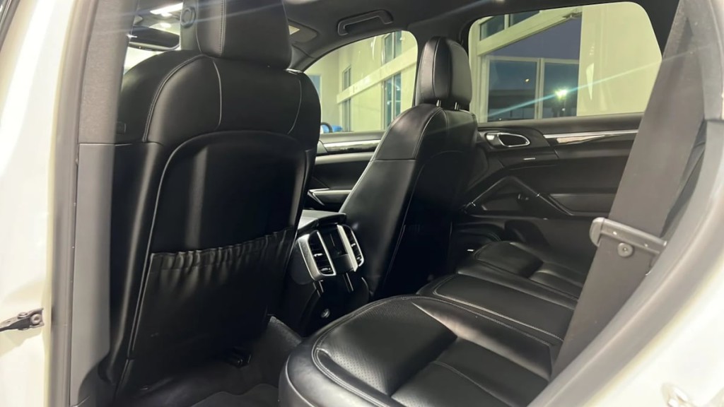 2017 Porsche Cayenne Image 43