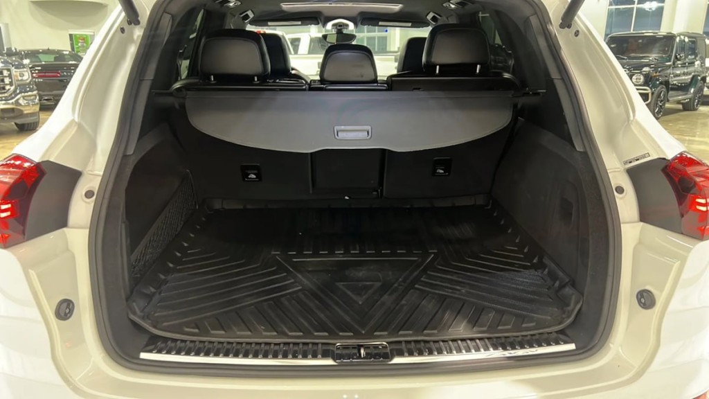 2017 Porsche Cayenne Image 46