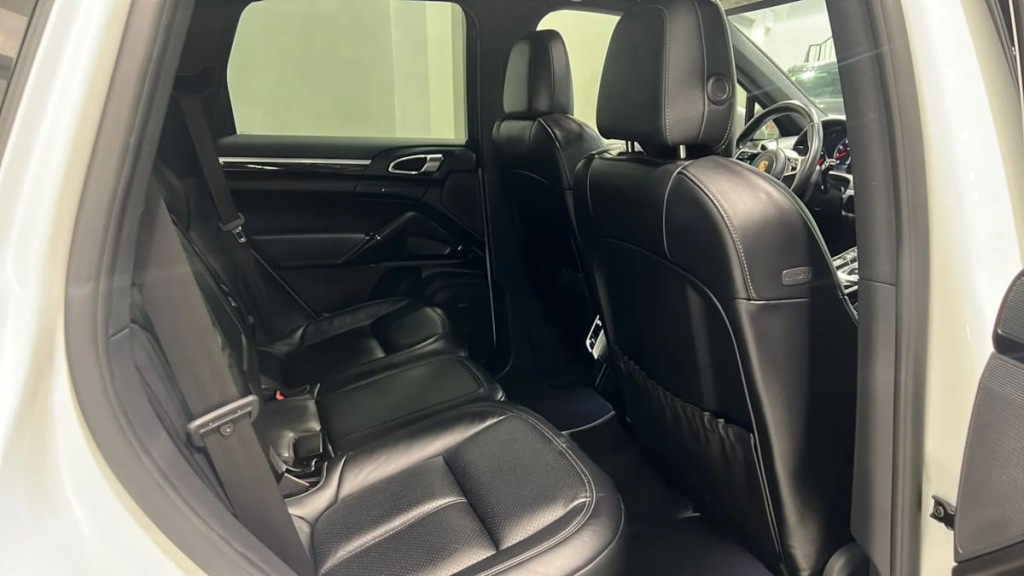 2017 Porsche Cayenne Image 48