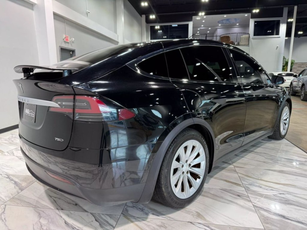 2018 Tesla Model X Image 6