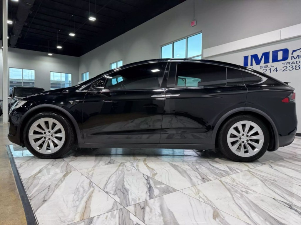 2018 Tesla Model X Image 9