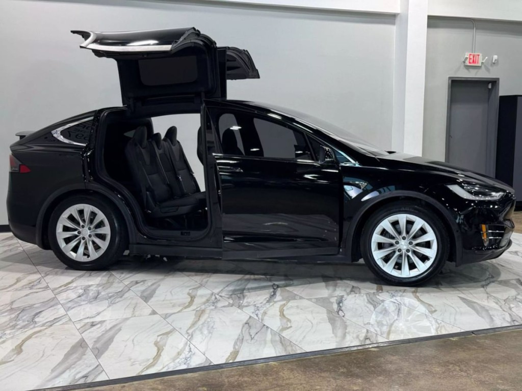 2018 Tesla Model X Image 13