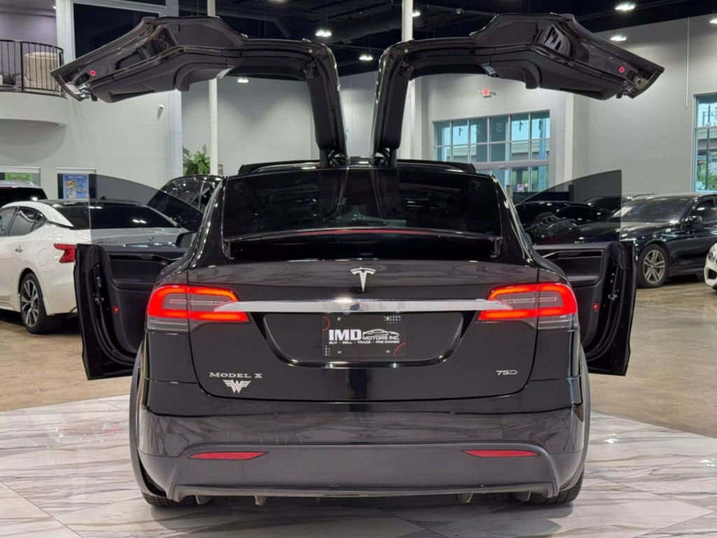 2018 Tesla Model X Image 15