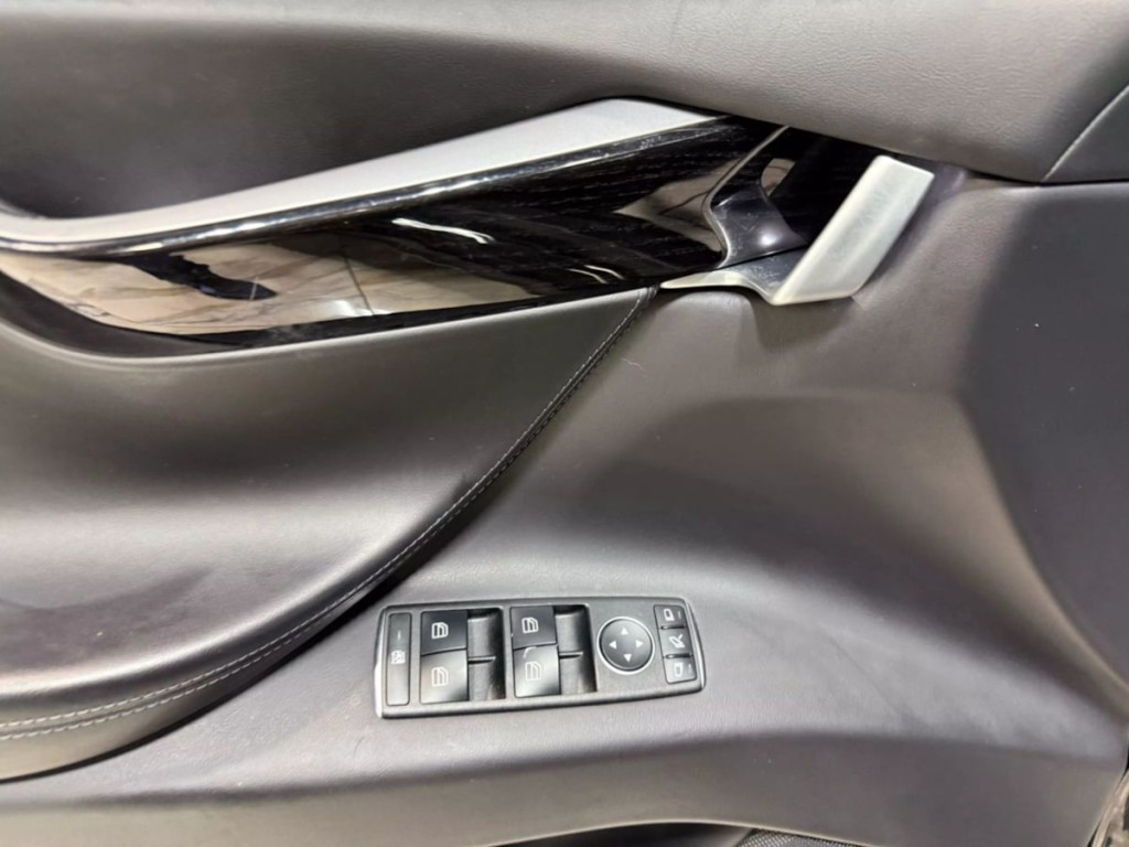 2018 Tesla Model X Image 19