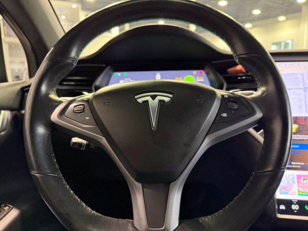 2018 Tesla Model X Image 21
