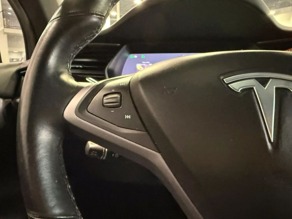 2018 Tesla Model X Image 22