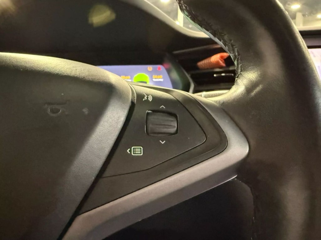 2018 Tesla Model X Image 23