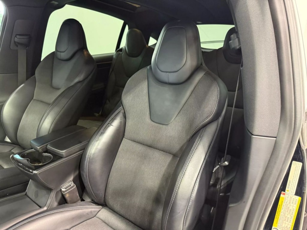 2018 Tesla Model X Image 29