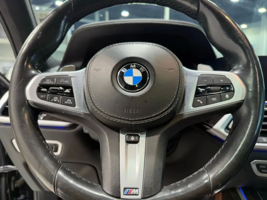 2019 BMW X7 Image 15