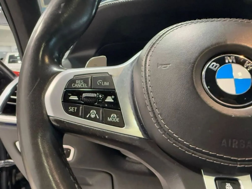 2019 BMW X7 Image 16
