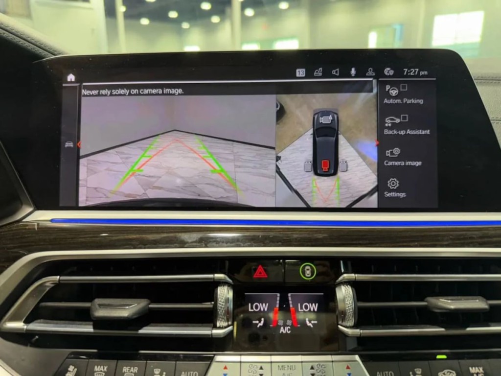 2019 BMW X7 Image 21