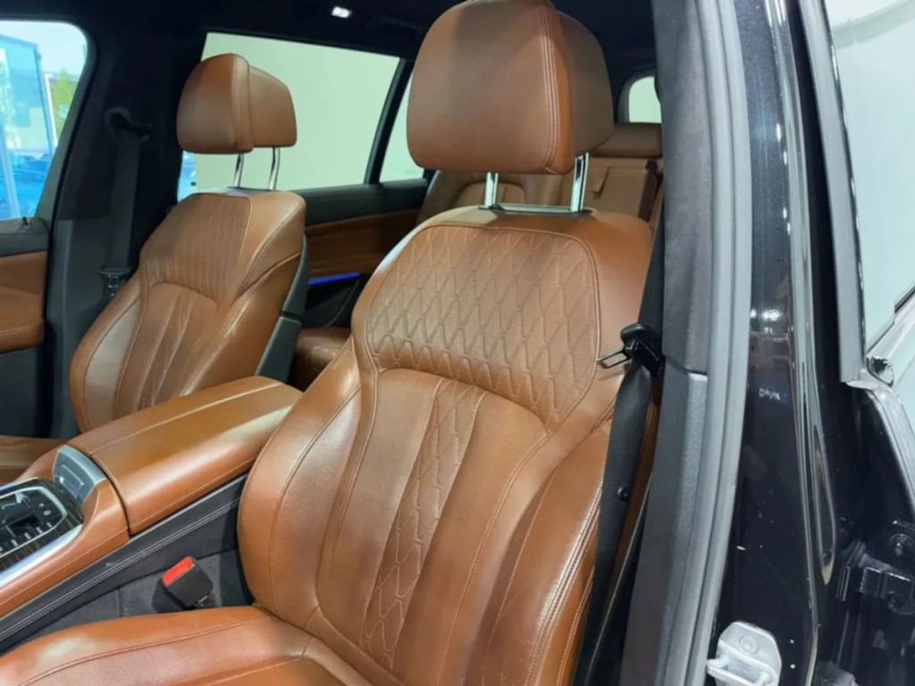 2019 BMW X7 Image 23