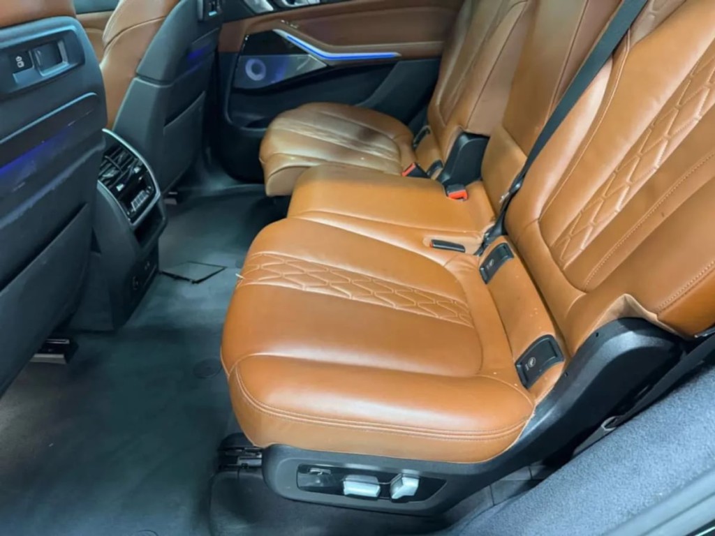 2019 BMW X7 Image 24