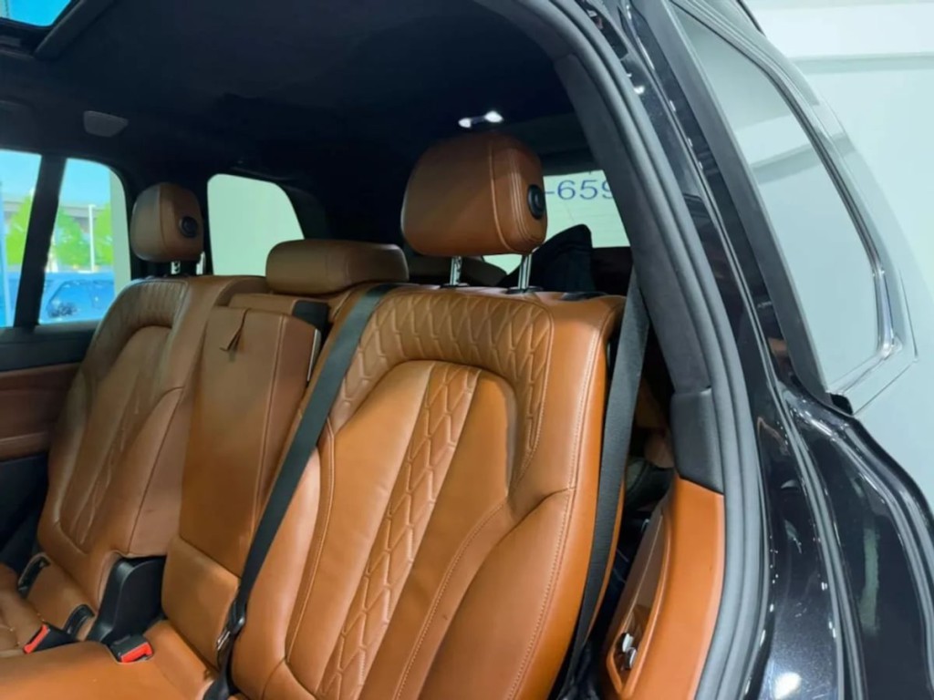 2019 BMW X7 Image 25