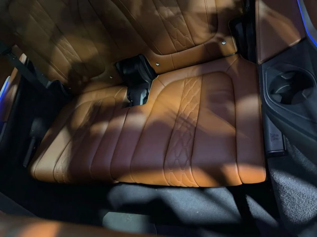 2019 BMW X7 Image 27