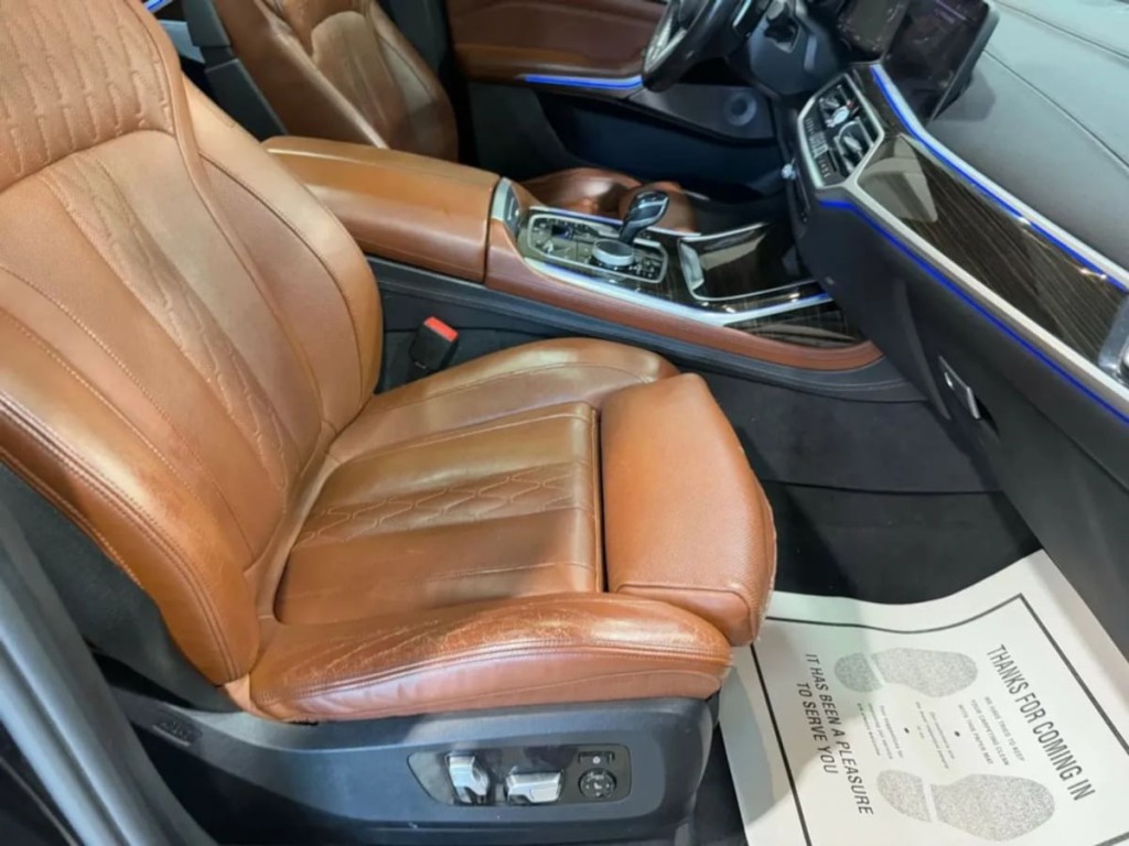 2019 BMW X7 Image 29