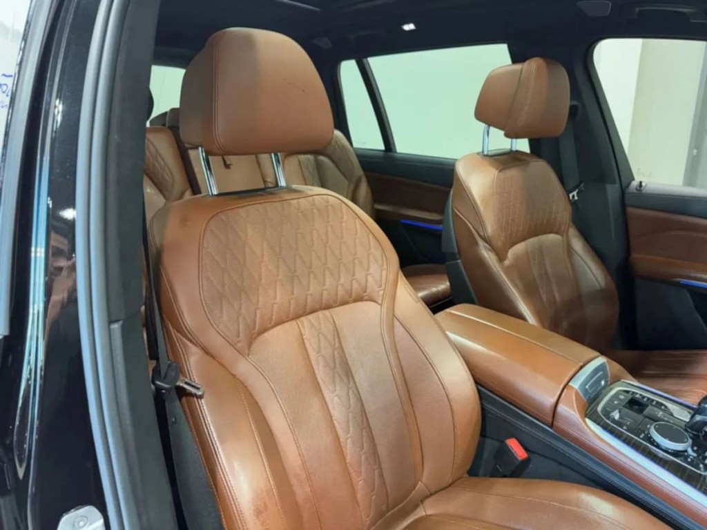2019 BMW X7 Image 30