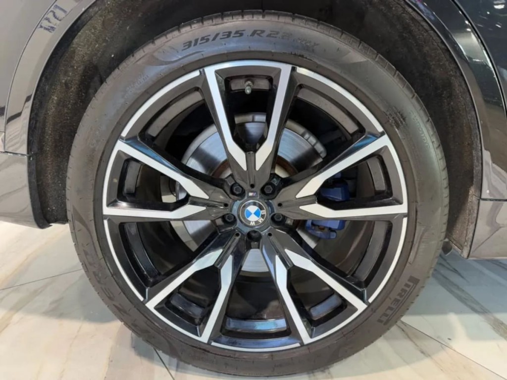 2019 BMW X7 Image 34