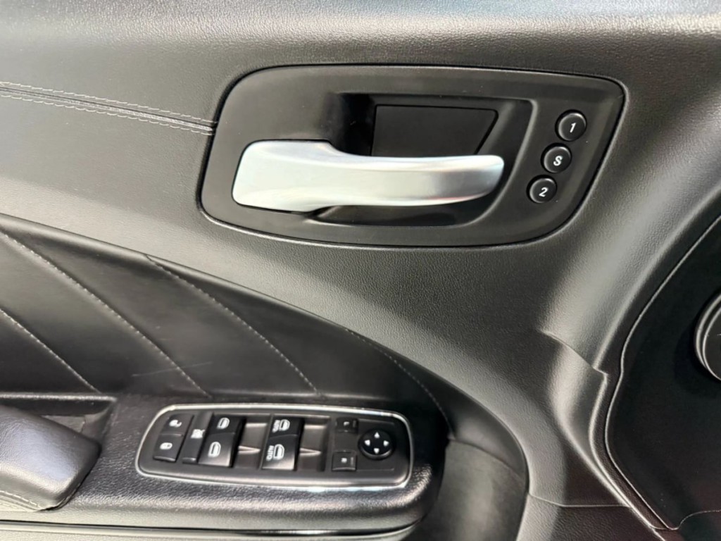 2019 Dodge Charger Image 10