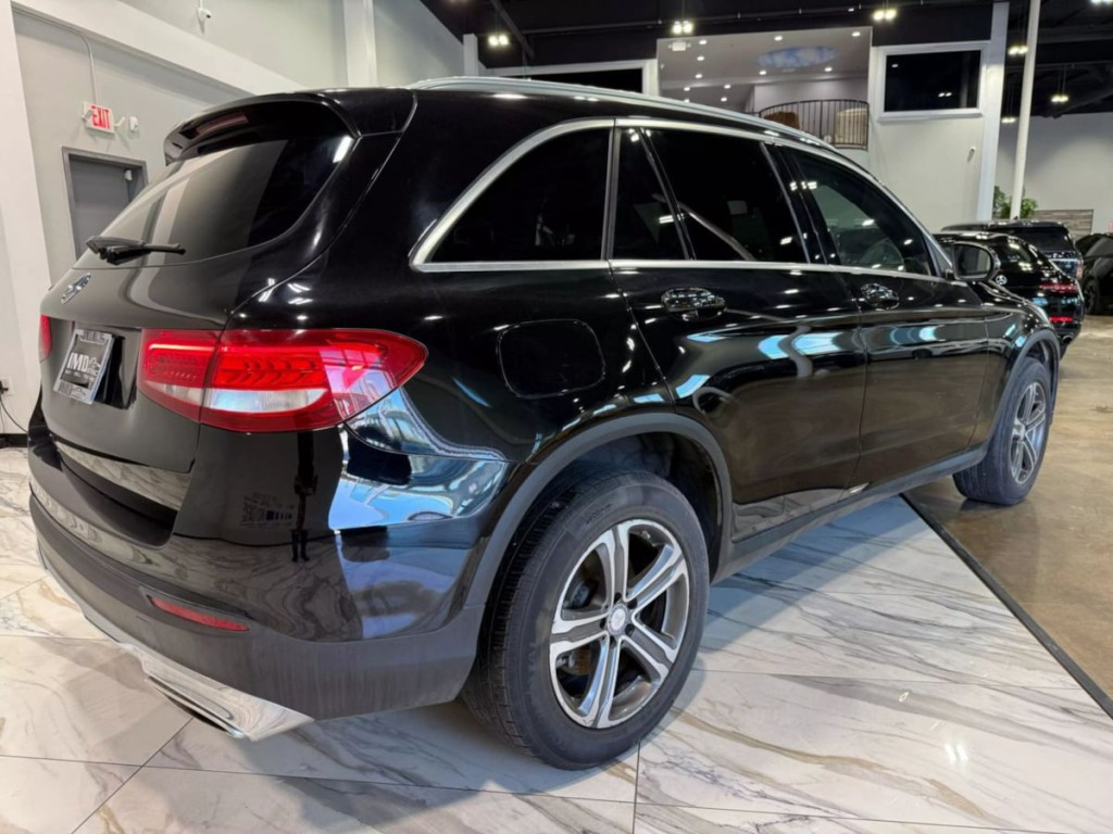 2017 Mercedes-Benz GLC-Class Image 6