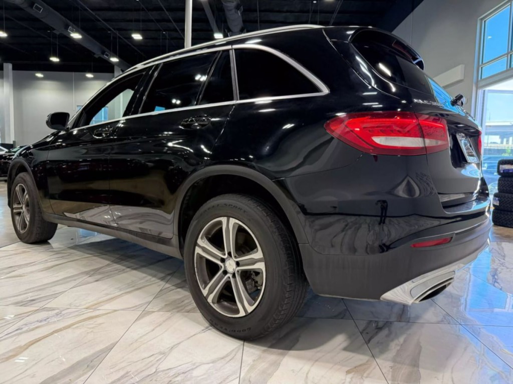 2017 Mercedes-Benz GLC-Class Image 8
