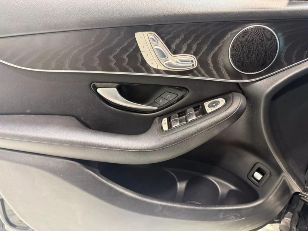 2017 Mercedes-Benz GLC-Class Image 10