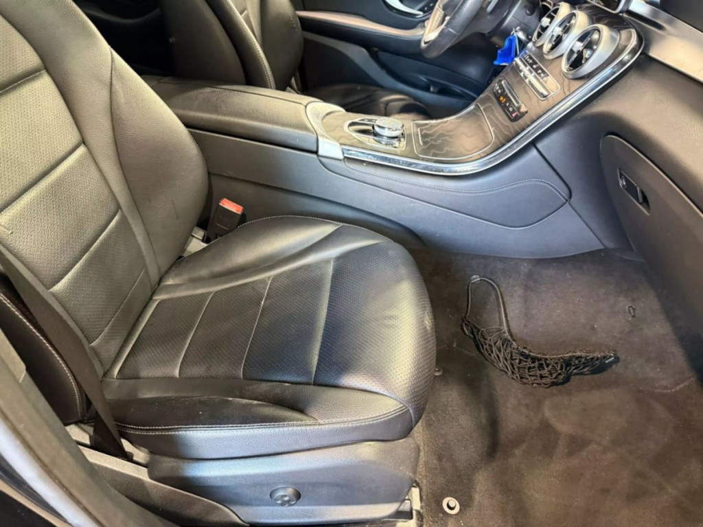 2017 Mercedes-Benz GLC-Class Image 23