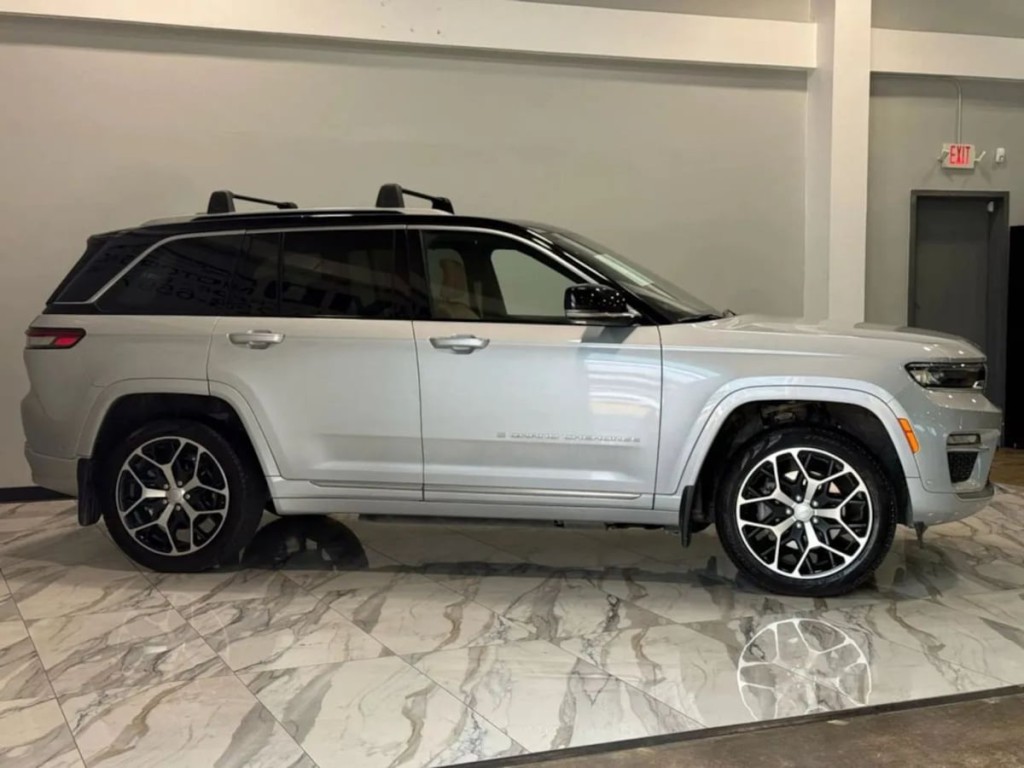2022 Jeep Grand Cherokee Image 5