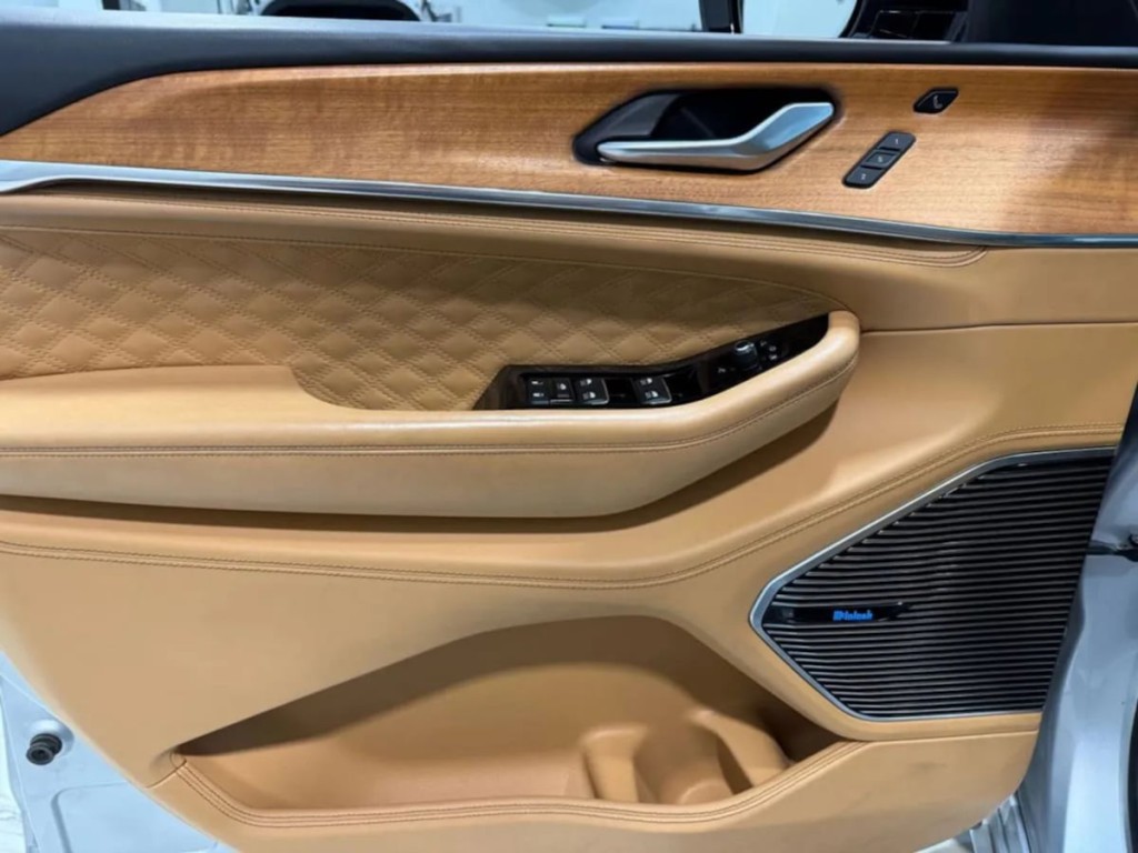 2022 Jeep Grand Cherokee Image 13