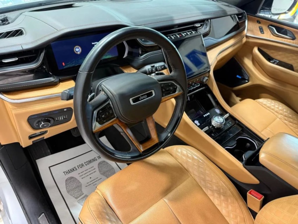 2022 Jeep Grand Cherokee Image 15