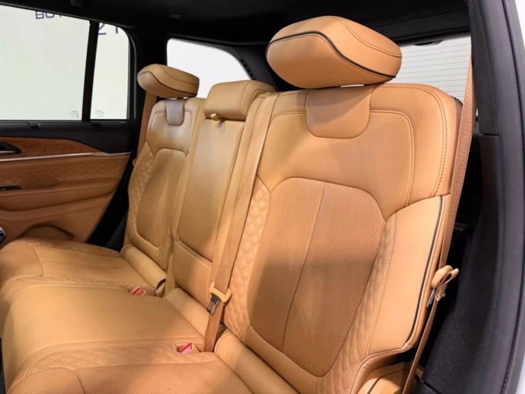 2022 Jeep Grand Cherokee Image 27