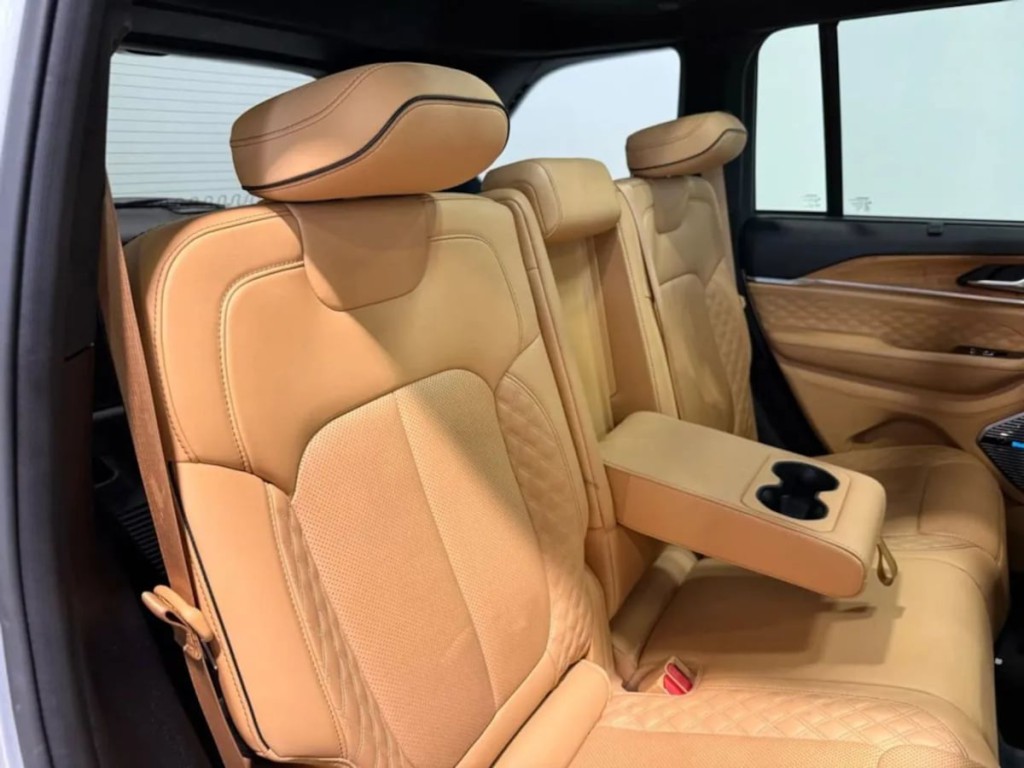 2022 Jeep Grand Cherokee Image 34