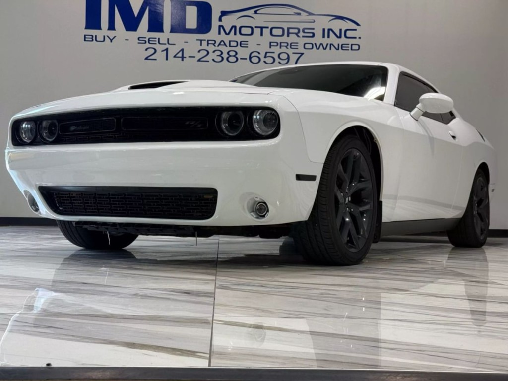 2019 Dodge Challenger Image 2
