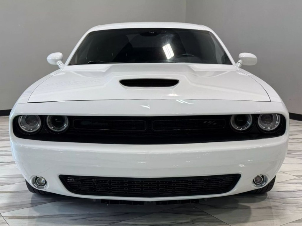 2019 Dodge Challenger Image 3