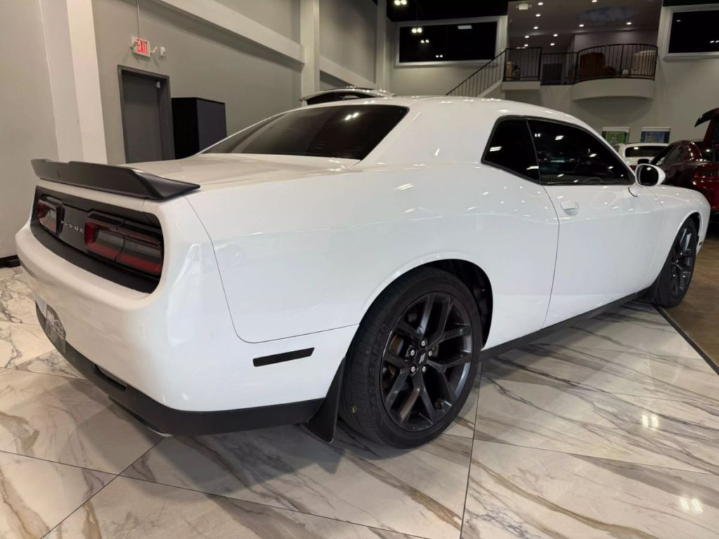 2019 Dodge Challenger Image 6
