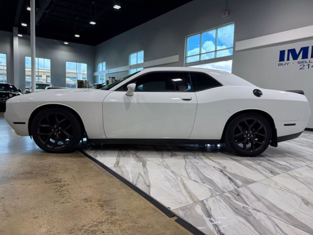 2019 Dodge Challenger Image 9