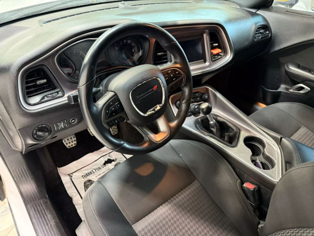 2019 Dodge Challenger Image 12
