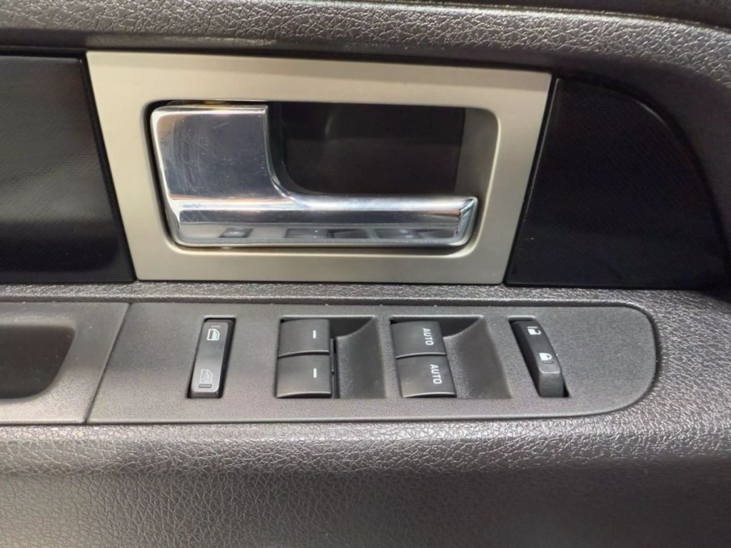 2012 Ford F-150 Image 11