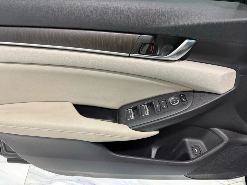 2018 Honda Accord Image 10