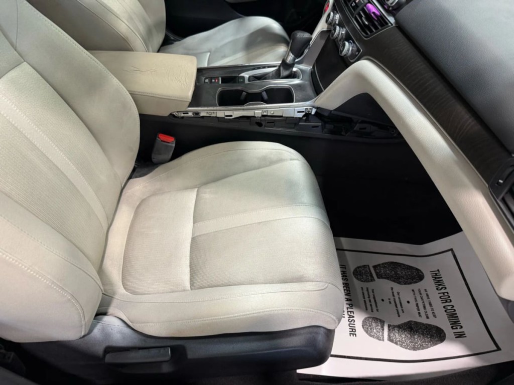2018 Honda Accord Image 25