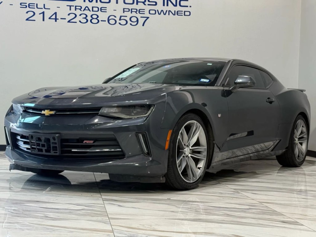 2017 Chevrolet Camaro Image 2