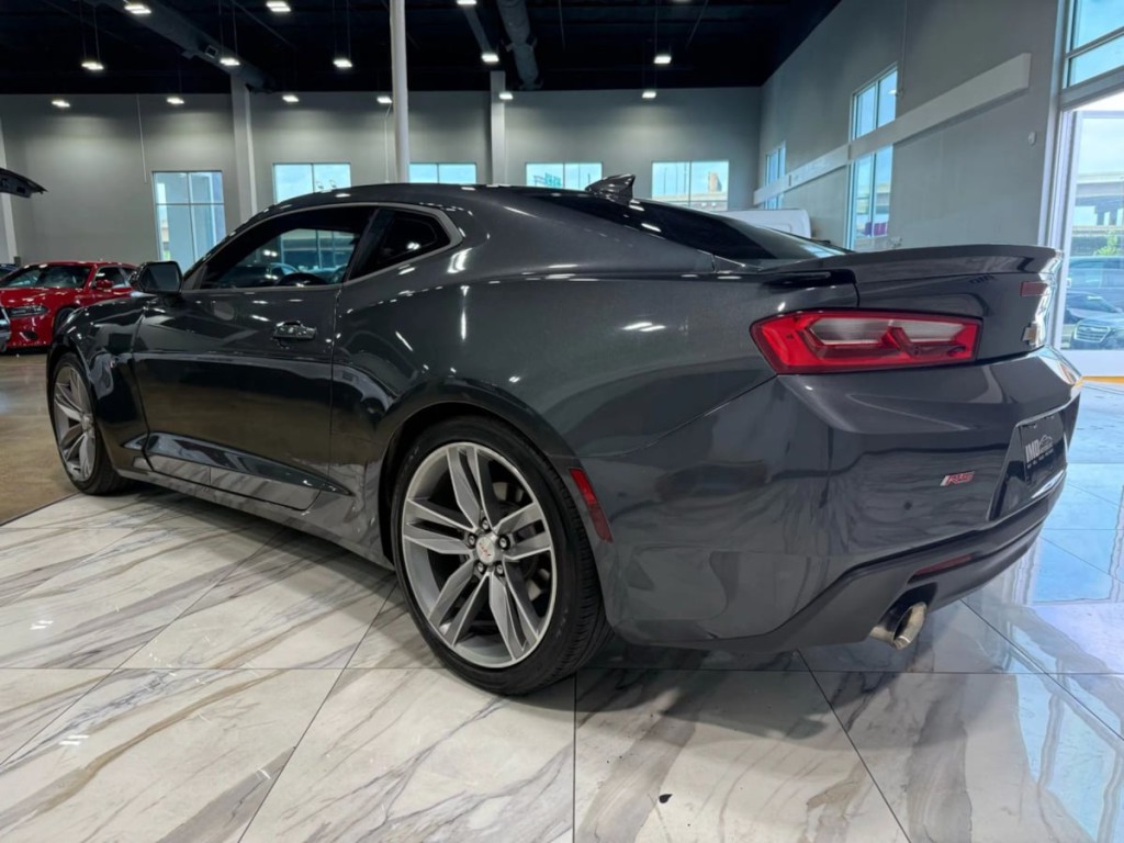 2017 Chevrolet Camaro Image 8
